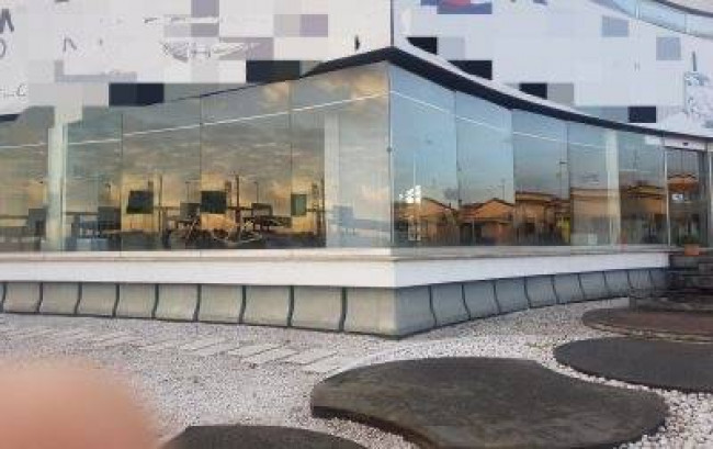 Locale commerciale in vendita a Monza