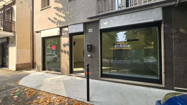 Locale commerciale in affitto a Senago