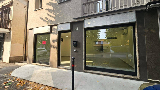 Locale commerciale in affitto a Senago