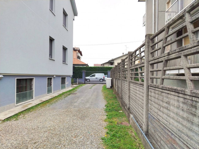 Locale commerciale in vendita a Limbiate