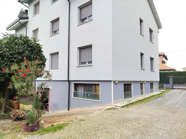 Locale commerciale in vendita a Limbiate