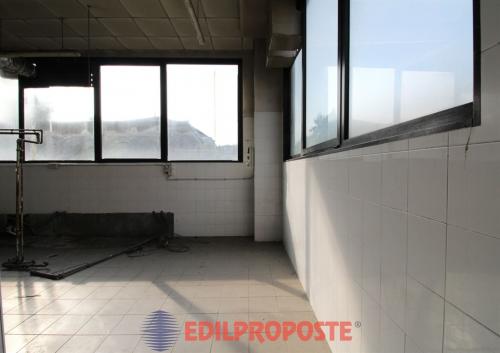 Locale commerciale in vendita a Cesano Maderno