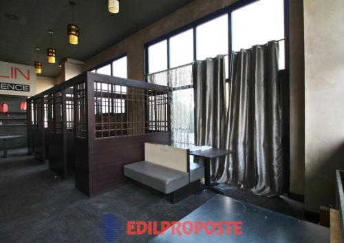 Locale commerciale in vendita a Cesano Maderno