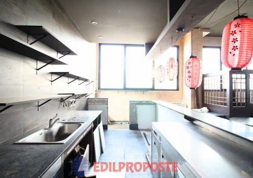 Locale commerciale in vendita a Cesano Maderno