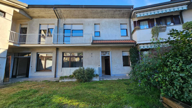 Casa Indipendente in vendita a Varedo