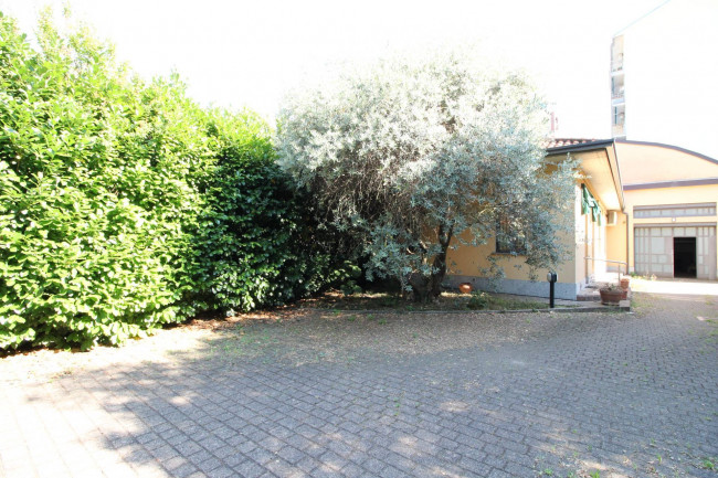 Capannone in vendita a Limbiate
