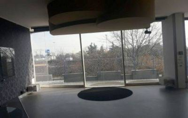 Locale commerciale in vendita a Monza