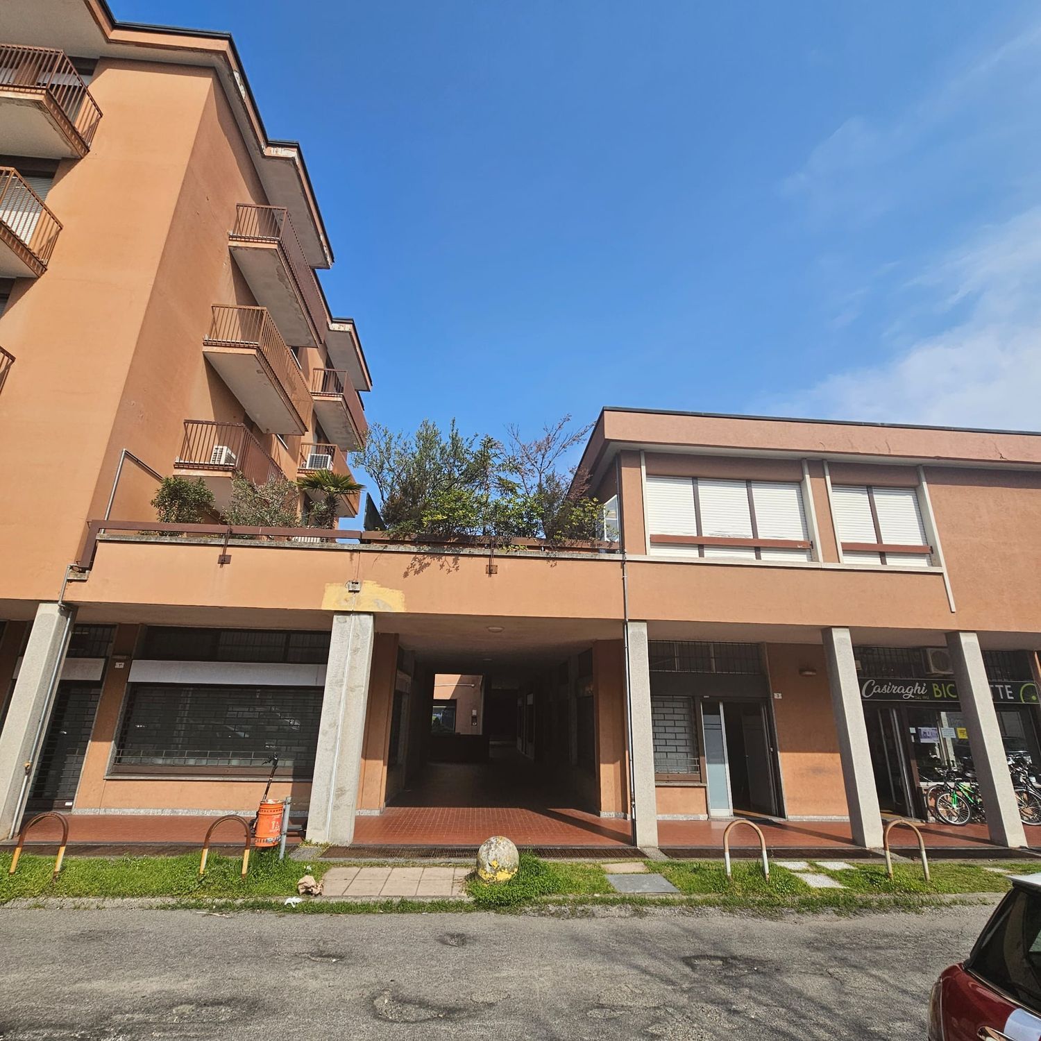 Locale commerciale in vendita a Cernusco sul Naviglio