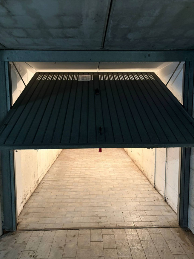 Box o garage in vendita a Cernusco sul Naviglio