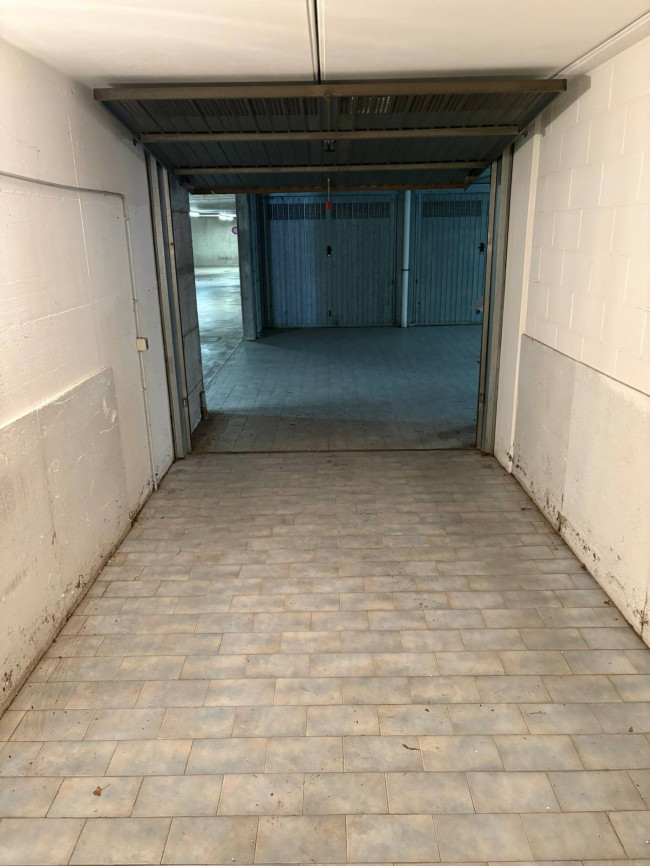 Box o garage in vendita a Cernusco sul Naviglio