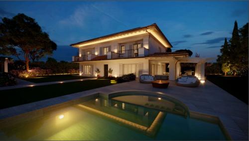 Villa in vendita a Forte dei Marmi