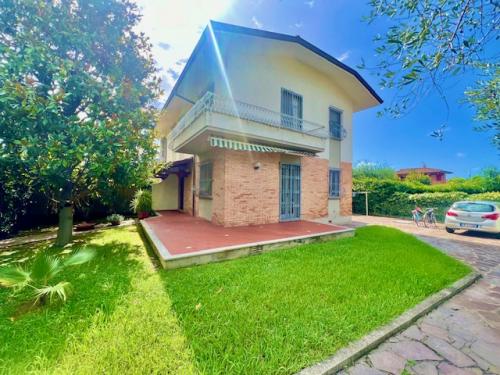 Villa Bifamiliare in vendita a Forte dei Marmi