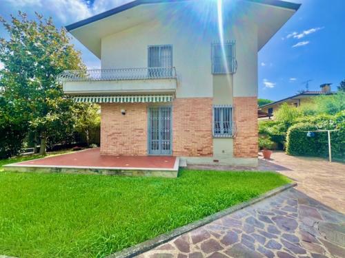 Villa Bifamiliare in vendita a Forte dei Marmi