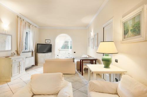 Villa Bifamiliare in vendita a Forte dei Marmi