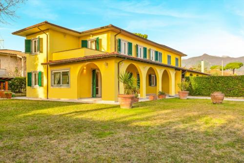 Villa Bifamiliare in vendita a Forte dei Marmi