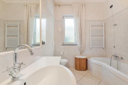 Villa Bifamiliare in vendita a Forte dei Marmi