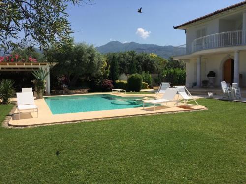 Villa in vendita a Forte dei Marmi