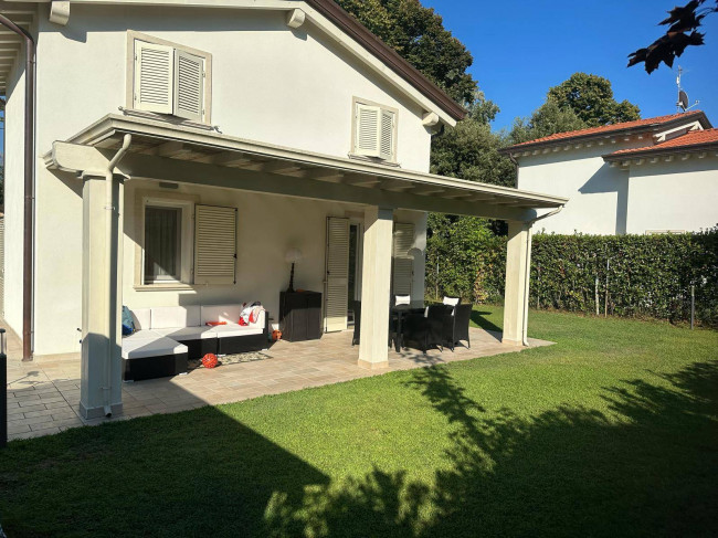 Casa singola in vendita a Montignoso