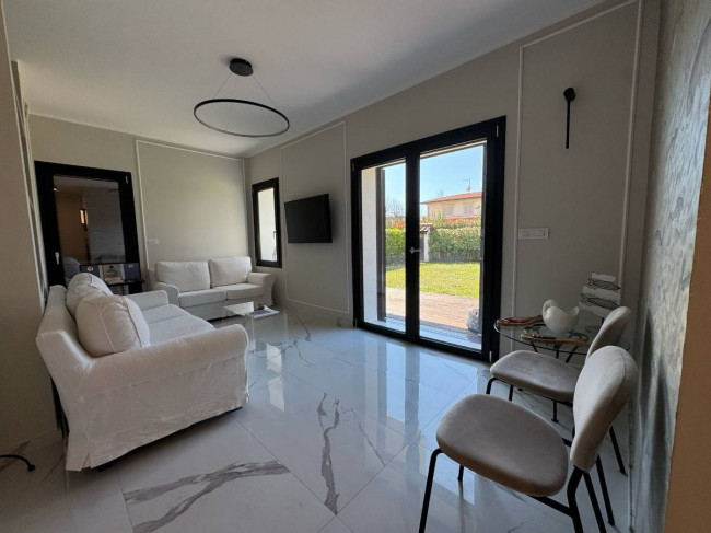 Villa Bifamiliare in vendita a Forte dei Marmi