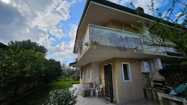 Villette a schiera in vendita a Montignoso