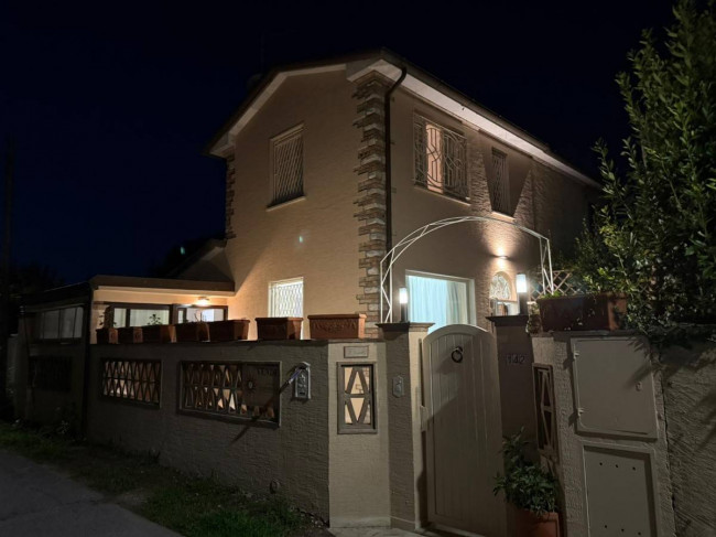 Villa Bifamiliare in vendita a Forte dei Marmi