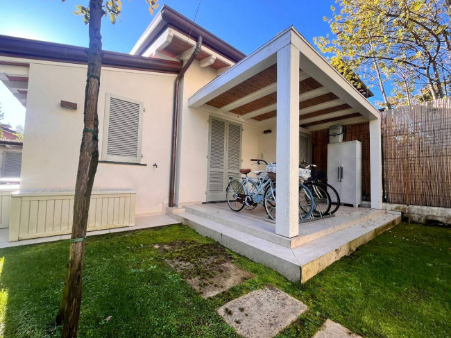 Villa Bifamiliare in vendita a Forte dei Marmi