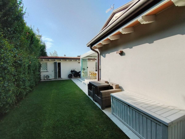Villa Bifamiliare in vendita a Forte dei Marmi