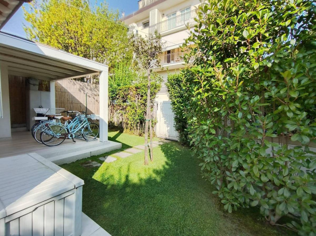 Villa Bifamiliare in vendita a Forte dei Marmi