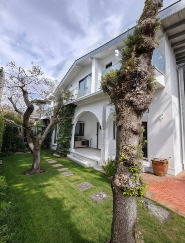 Casa singola in vendita a Forte dei Marmi