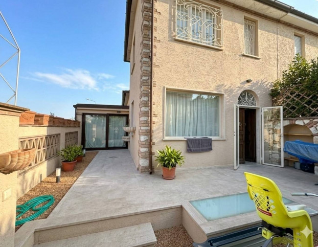 Villa Bifamiliare in vendita a Forte dei Marmi