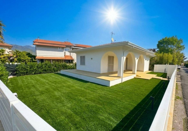 Casa singola in vendita a Forte dei Marmi