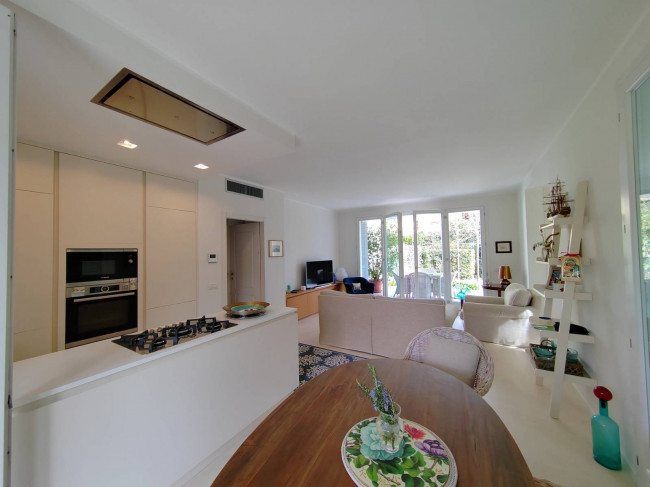 Villa Bifamiliare in vendita a Forte dei Marmi