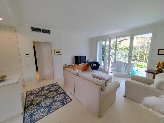 Villa Bifamiliare in vendita a Forte dei Marmi