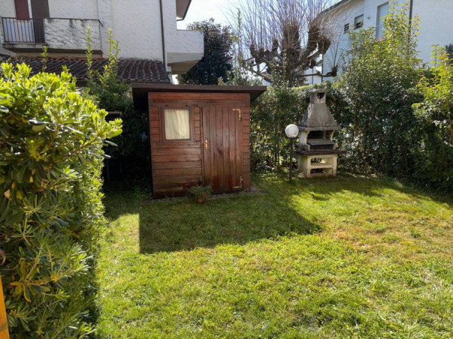 Appartamento in vendita a Montignoso