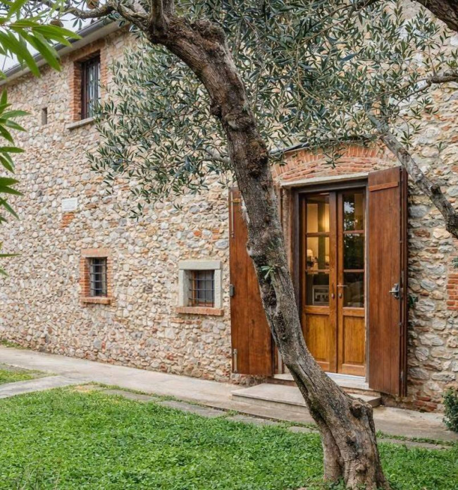 Porzione di Casa in vendita a Forte dei Marmi