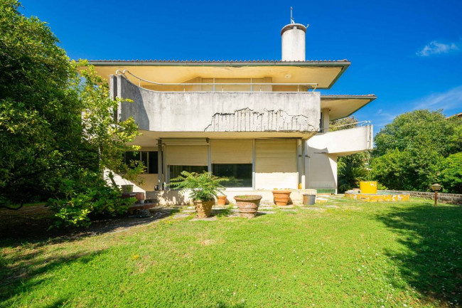 Casa singola in vendita a Forte dei Marmi