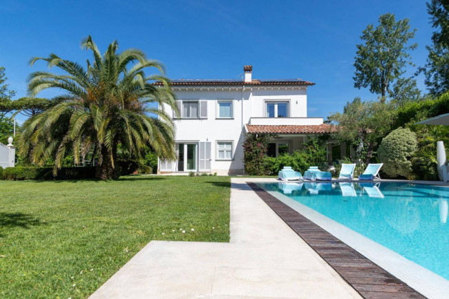 Villa in vendita a Forte dei Marmi