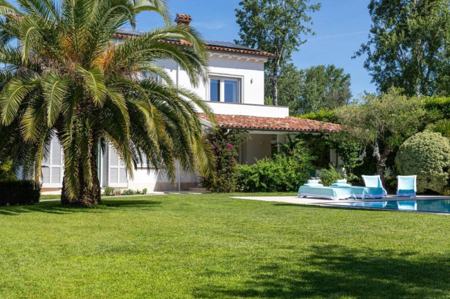 Villa in vendita a Forte dei Marmi