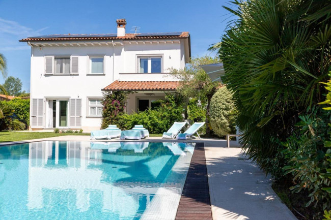 Villa in vendita a Forte dei Marmi