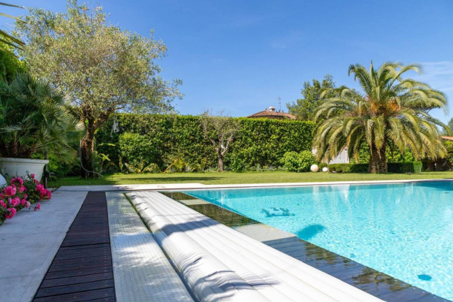 Villa in vendita a Forte dei Marmi