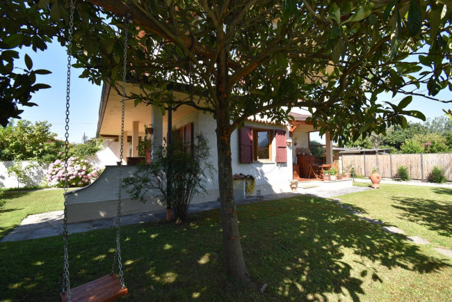 Villa Bifamiliare in vendita a Forte dei Marmi