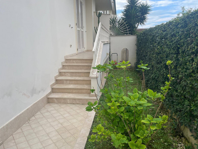 Villa Bifamiliare in vendita a Montignoso