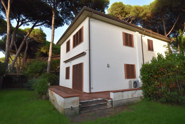 Villa Bifamiliare in vendita a Forte dei Marmi