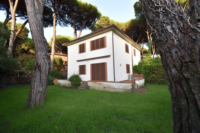 Villa Bifamiliare in vendita a Forte dei Marmi