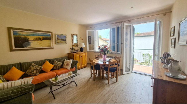 Villa in vendita a Montignoso