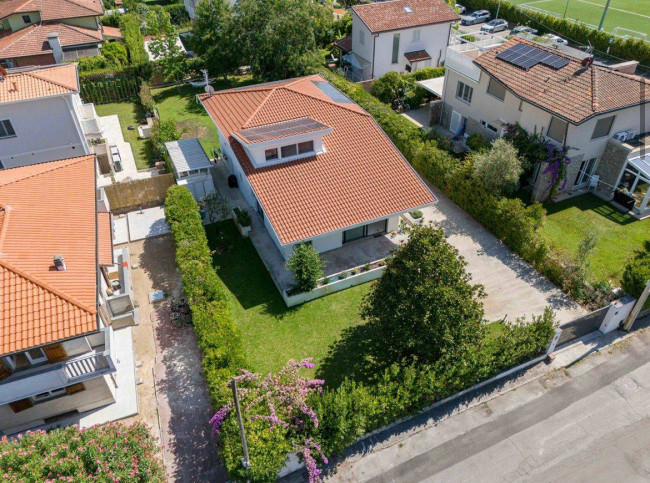 Casa singola in vendita a Pietrasanta