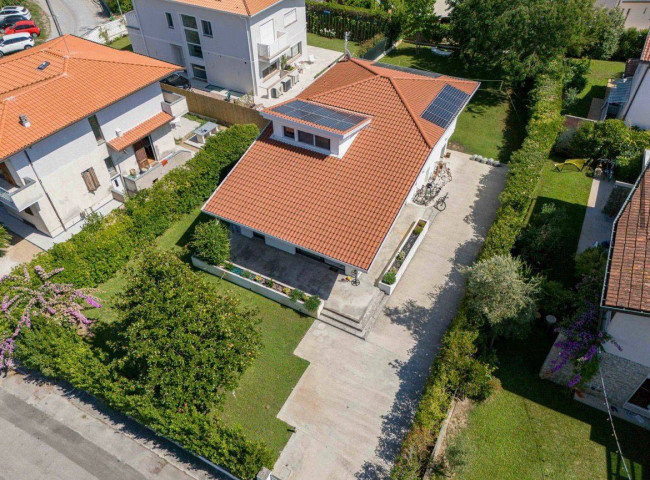 Casa singola in vendita a Pietrasanta