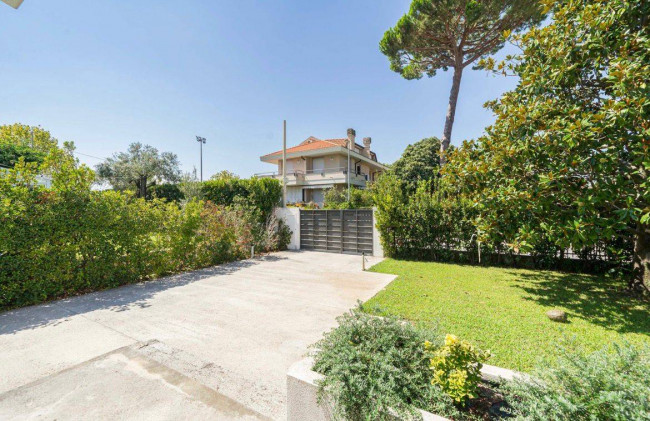 Casa singola in vendita a Pietrasanta