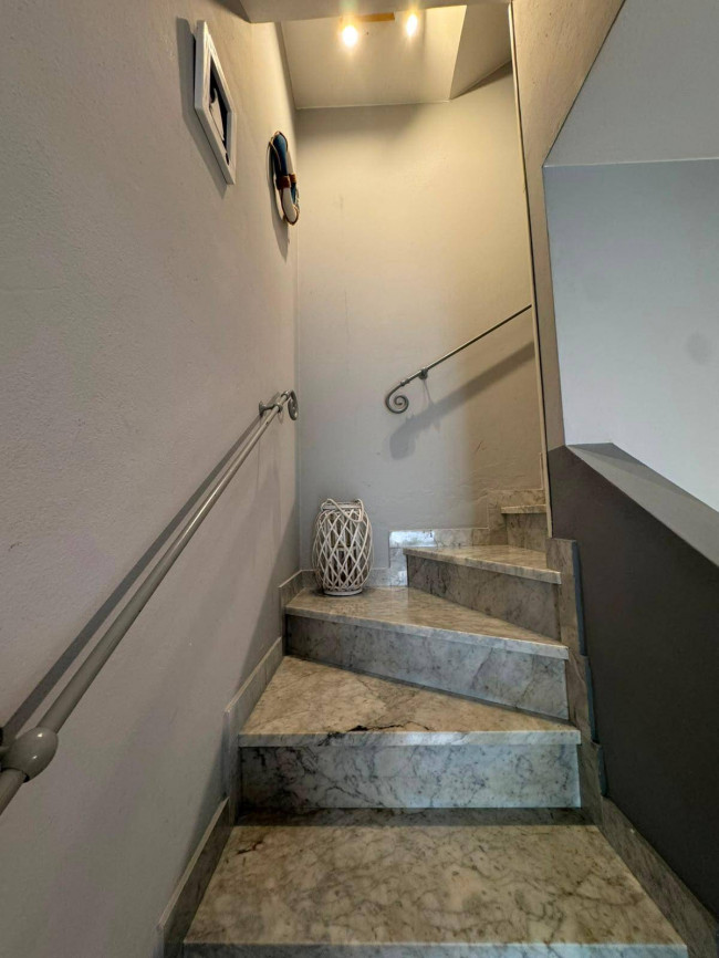 Appartamento in vendita a Montignoso