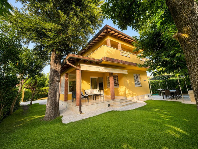 Villa in vendita a Pietrasanta